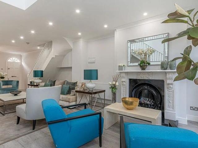 4 bedroom house in London