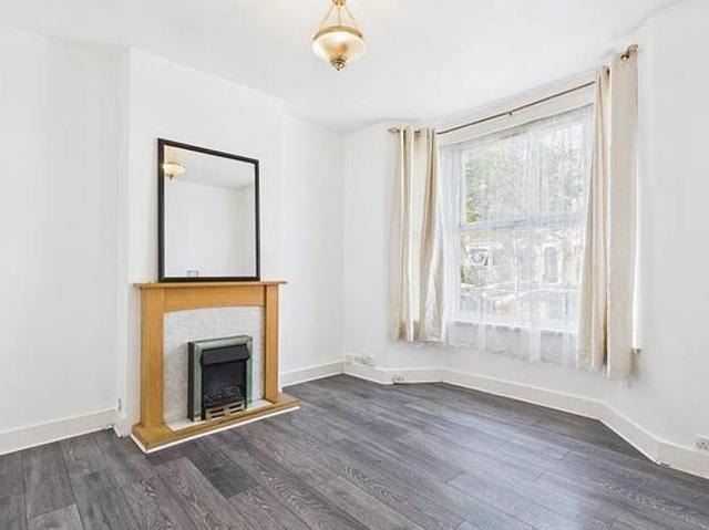 4 bedroom house in London