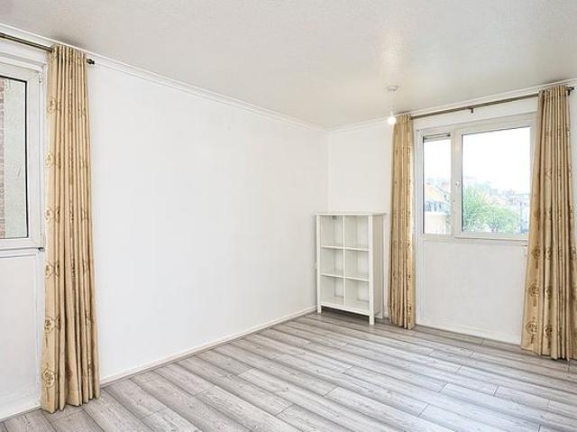 4 bedroom house in London