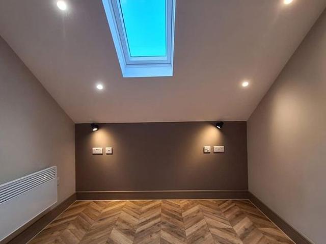 4 bedroom house in London