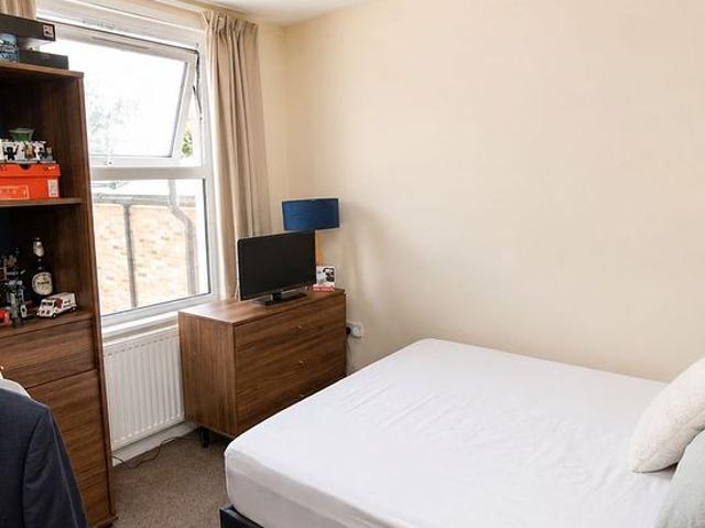 4 bedroom house in London