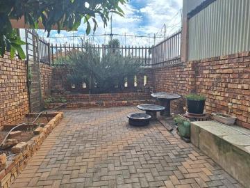 4 Bedroom House in Laudium