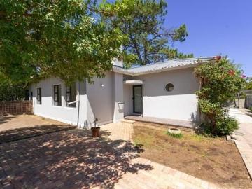 4 Bedroom House in La Colline