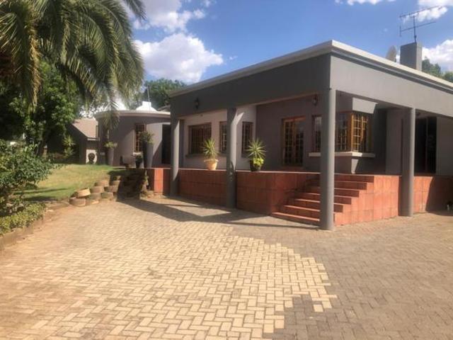 4 Bedroom House in Lakefield
