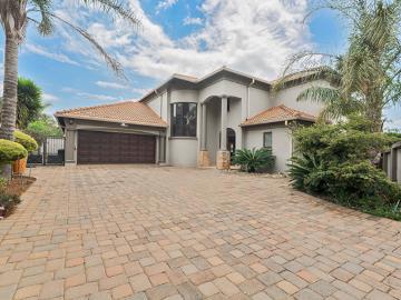 4 Bedroom House in Lakefield