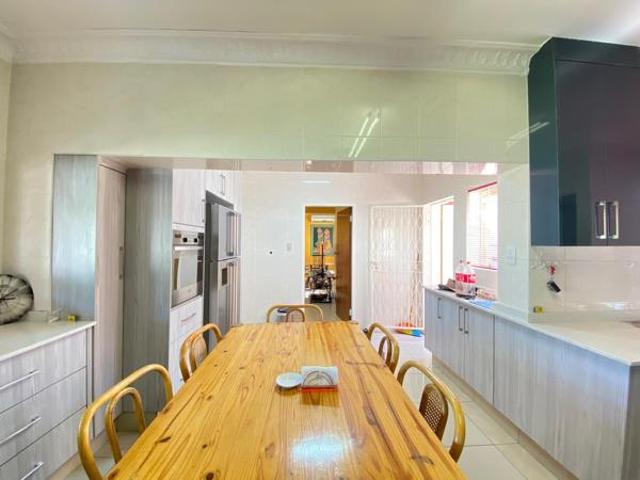 4 Bedroom House in Lennoxton