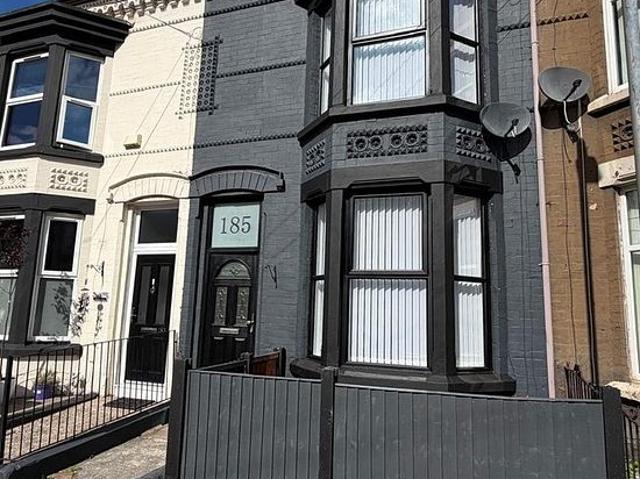 4 bedroom house in Liverpool