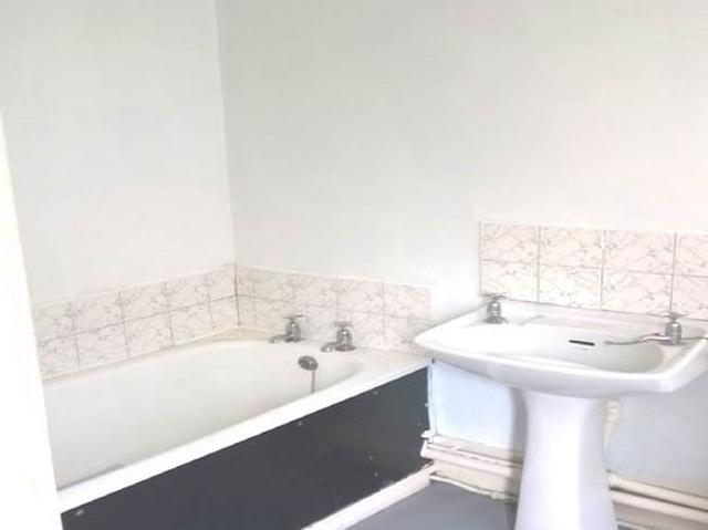 4 bedroom house in Liverpool