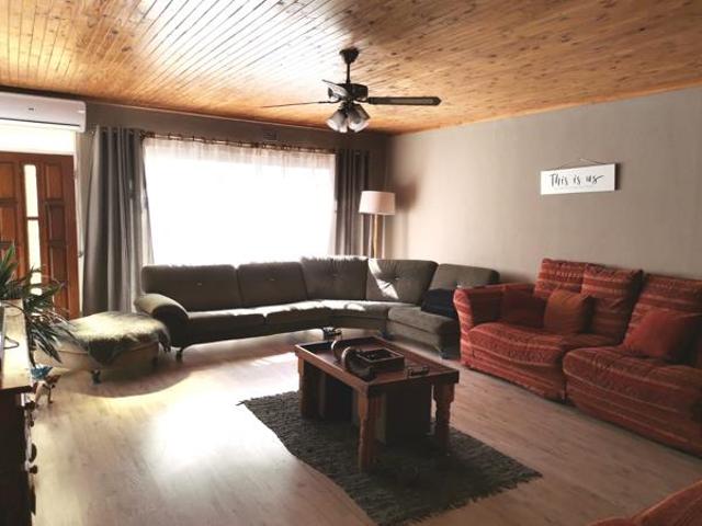 4 Bedroom House in Lindley