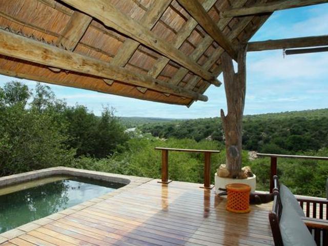 4 Bedroom House in Lissataba Private Nature Reserve