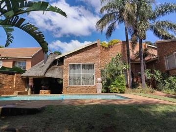 4 Bedroom House in Montana Park