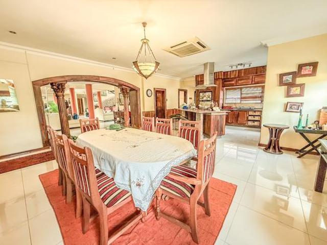 4 Bedroom House in Meer En See
