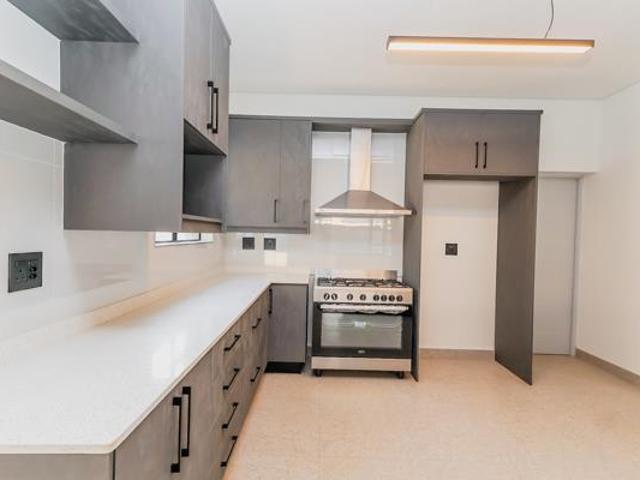 4 Bedroom House in Melodie