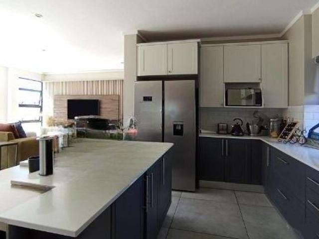 4 Bedroom House in Midstream Ridge