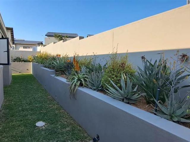 4 Bedroom House in Sonheuwel