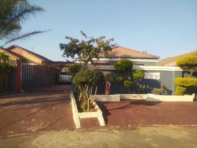 4 Bedroom House in Soshanguve Vv