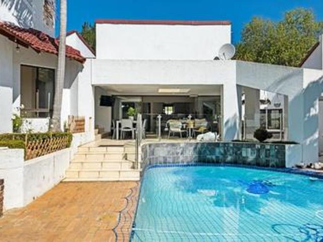 4 bedroom house in sandhurst park.