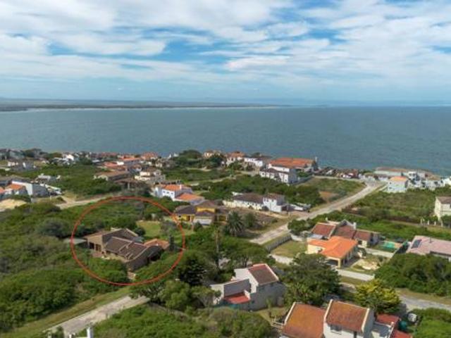 4 Bedroom House in Santareme