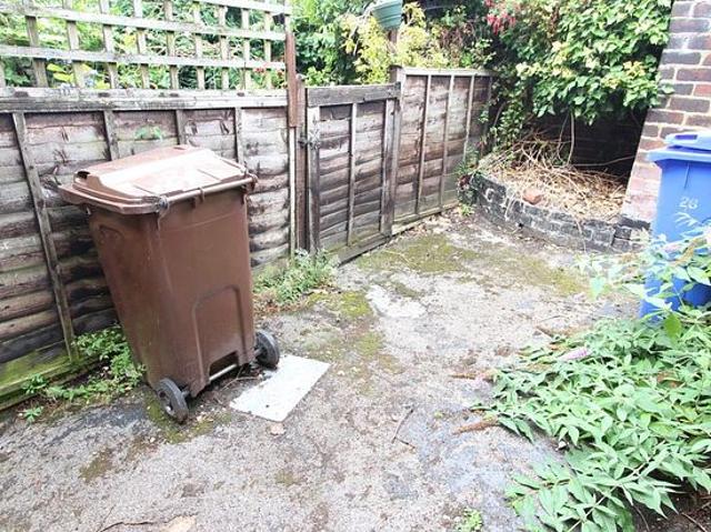 4 bedroom house in Sheffield