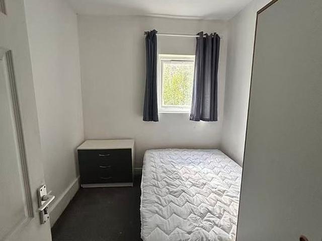 4 bedroom house in Sheffield
