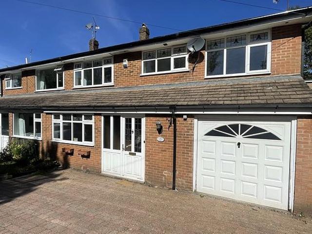 4 bedroom house in Sheffield