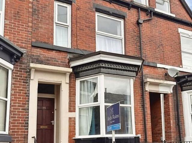 4 bedroom house in Sheffield
