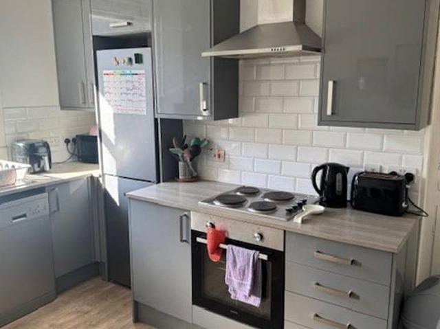 4 bedroom house in Sheffield