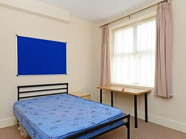 4 bedroom house in Sheffield