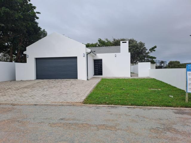 4 Bedroom House in Shelley Point
