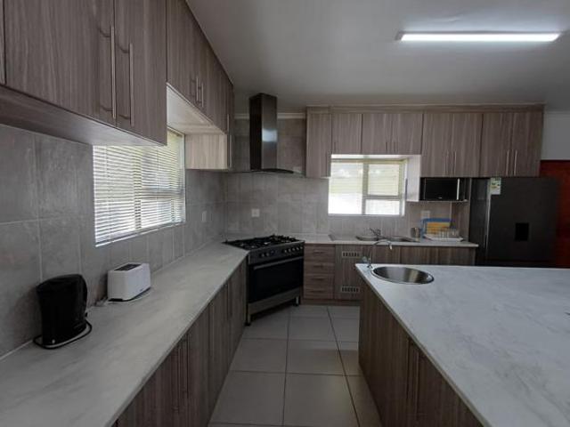 4 Bedroom House in St Helena Views