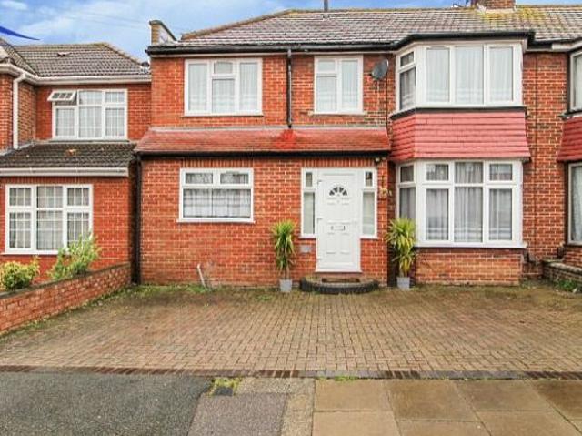 4 bedroom house in Stanmore