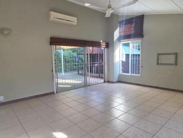 4 Bedroom House in Suidrand