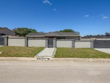 4 Bedroom House in Sunridge Park