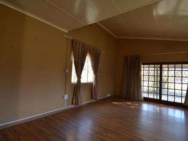 4 Bedroom House in Paul Roux