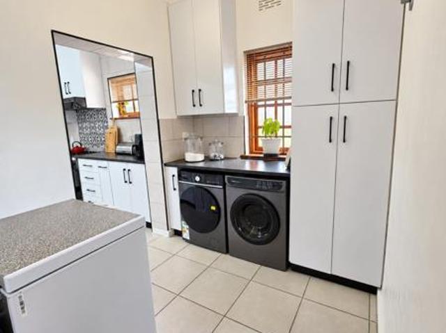 4 Bedroom House in Paglande