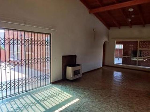 4 Bedroom House in Panorama