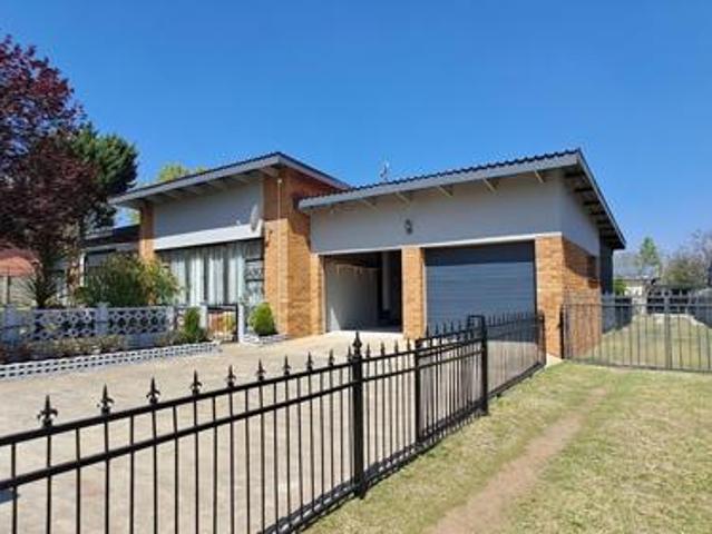 4 Bedroom House in Panorama