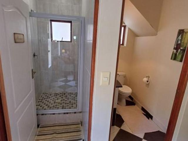 4 Bedroom House in Paradise Beach