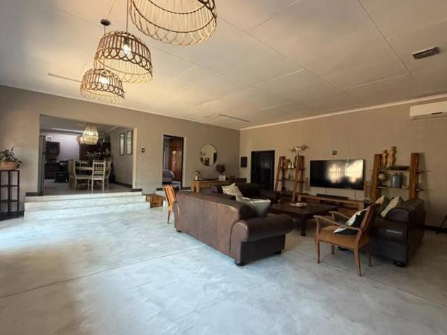 4 Bedroom House in Phalaborwa