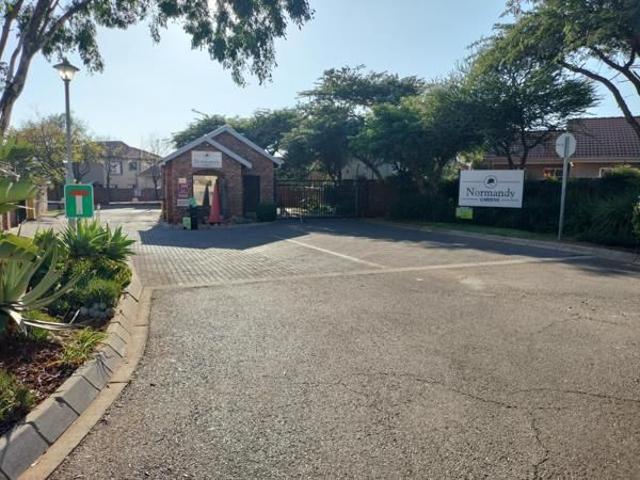 4 Bedroom House in Pierre van Ryneveld