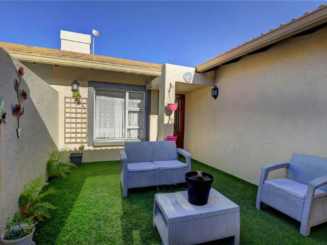 4 Bedroom House in Pinnacle Point Golf Estate