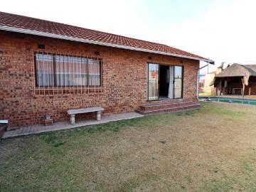 4 Bedroom House in Primrose