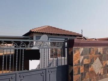 4 Bedroom House in Protea Glen