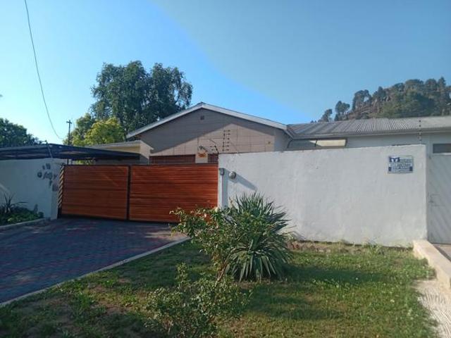 4 Bedroom House in Queenstown Central