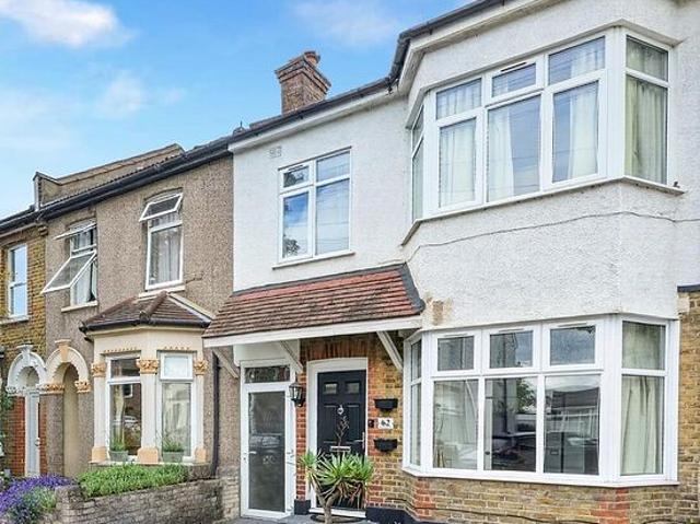 4 bedroom house in Romford