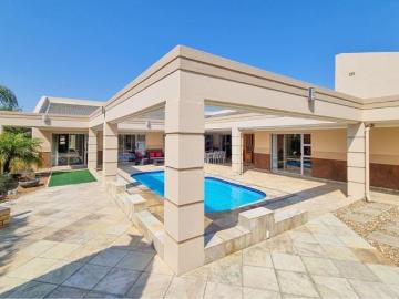 4 Bedroom House in Rosendal