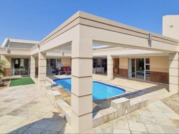 4 Bedroom House in Rosendal