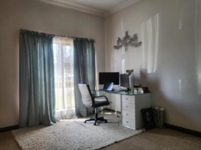 4 Bedroom House in Raslouw