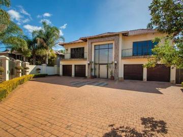 4 Bedroom House in Ruimsig