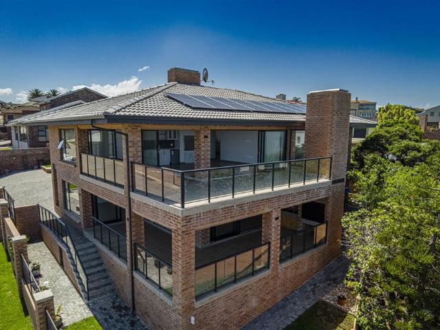 4 Bedroom House in Wavecrest